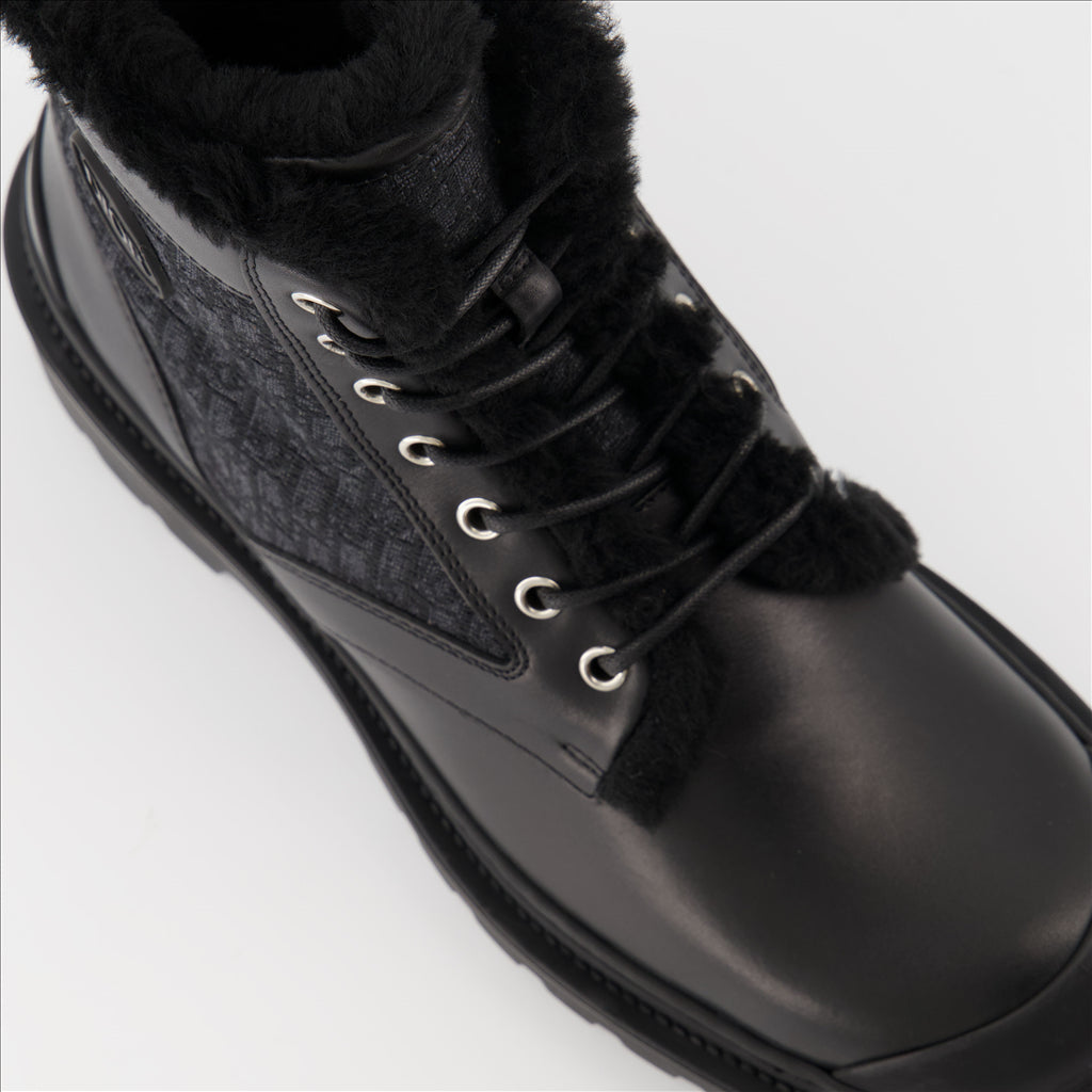 Explorer ankle boots