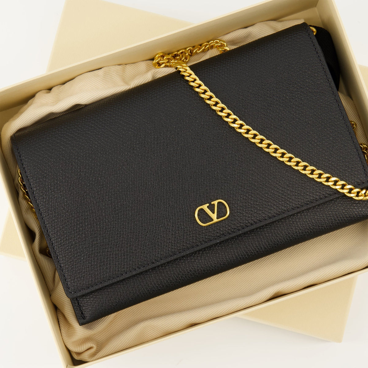 VLogo Chain Pouch